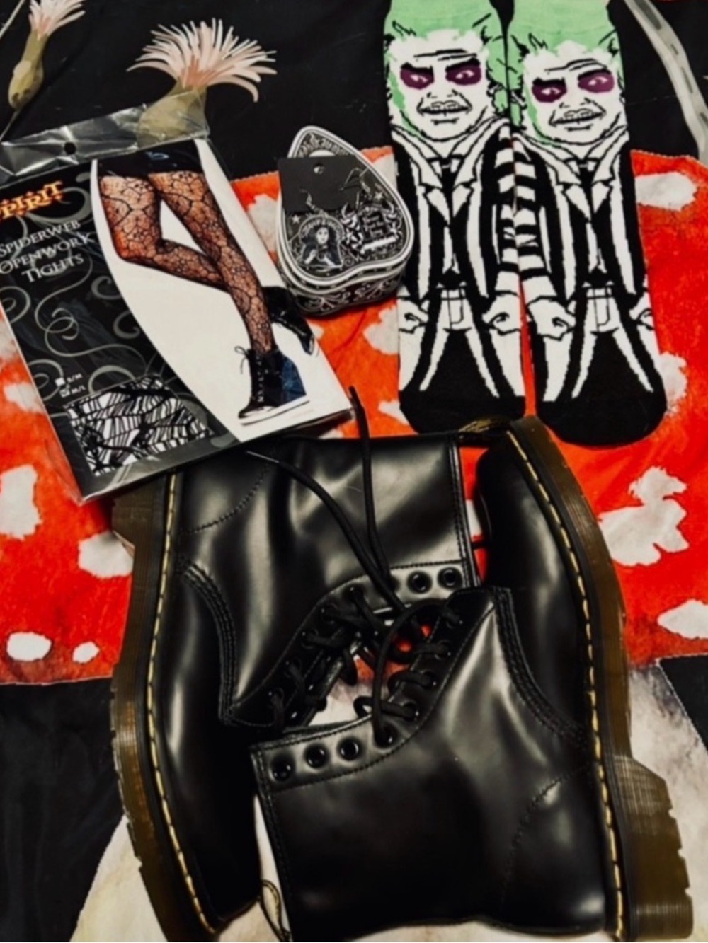 Dr. Martens 1460 Boots US Women 7 ➕Beetlejuice Goth Spooky Bundle Set